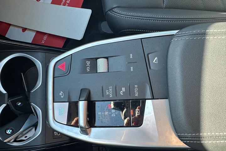 Sort BMW iX1 fra 2025