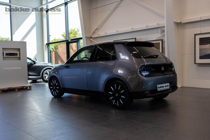 Grå Honda e fra 2020