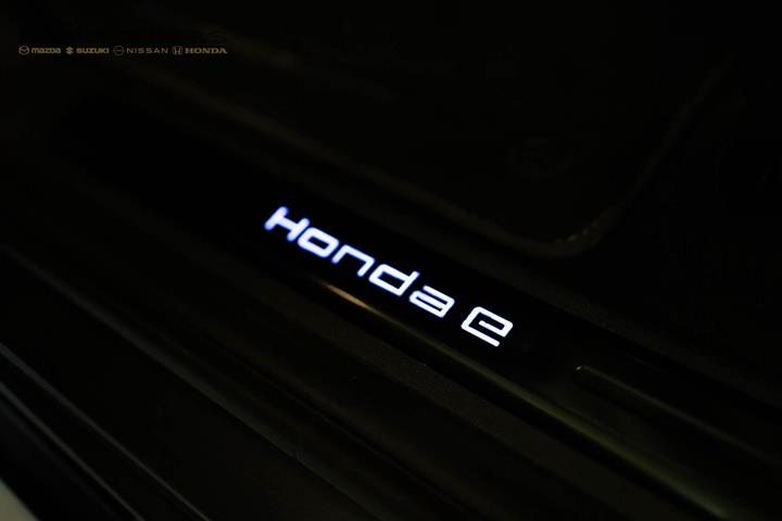 Grå Honda e fra 2020