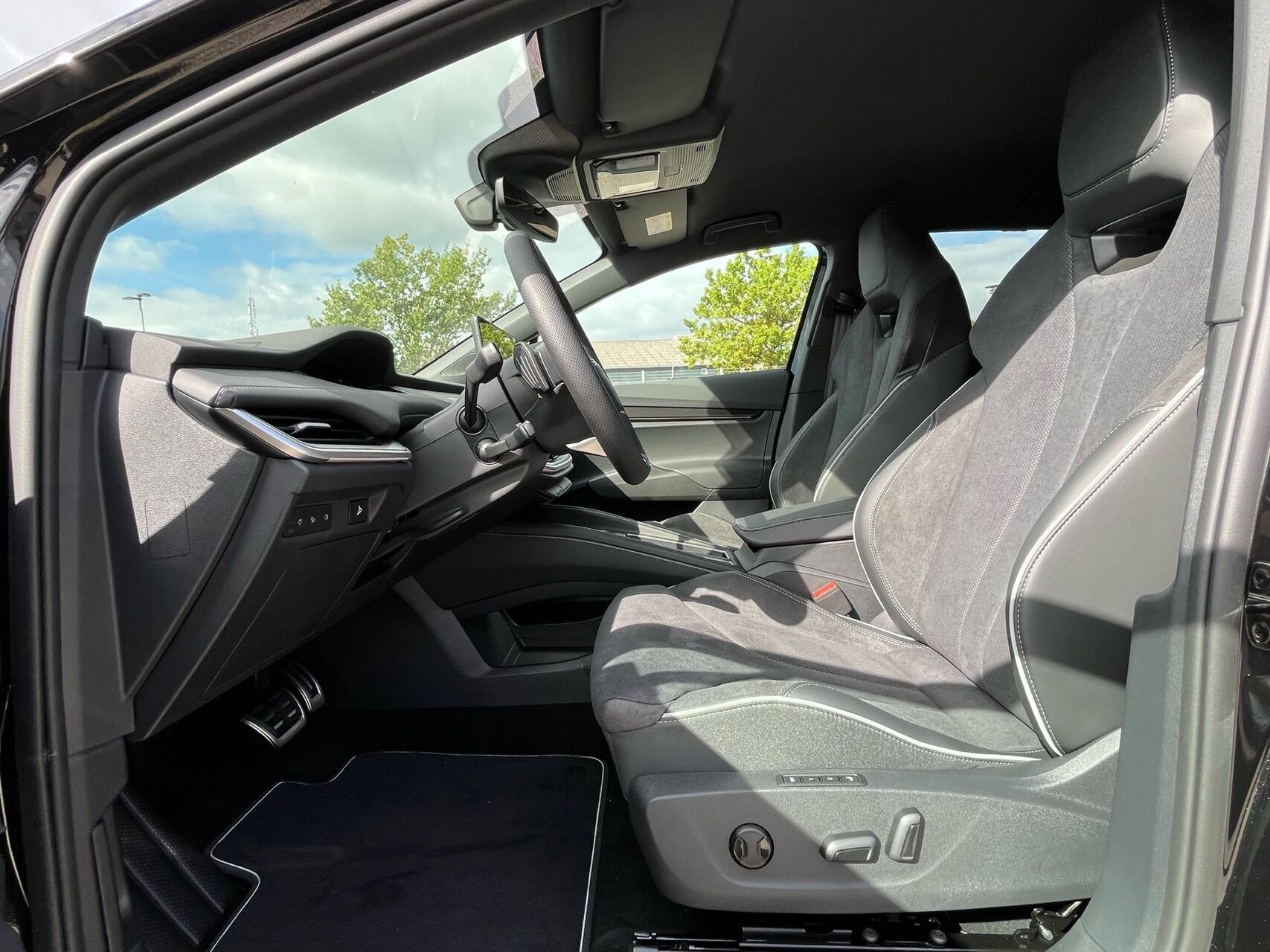 Sort Skoda Enyaq fra 2026