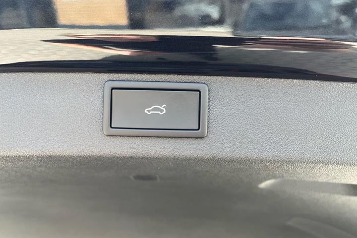 Sort Skoda Enyaq fra 2026