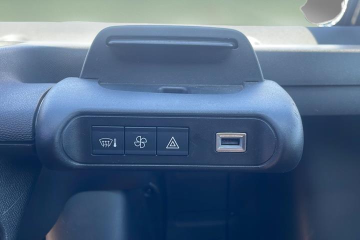 Blå Citroën Ami fra 2023