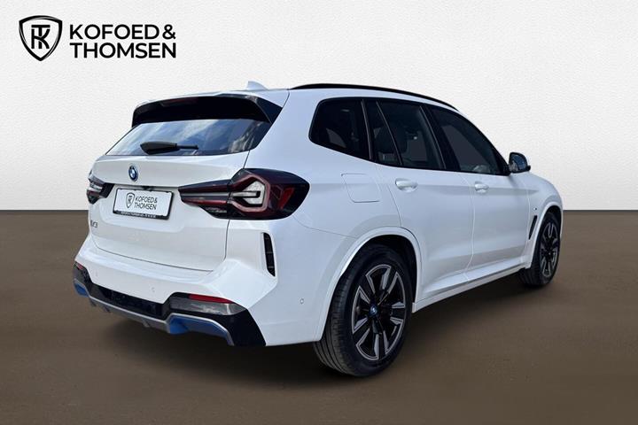 Hvid BMW iX3 fra 2022