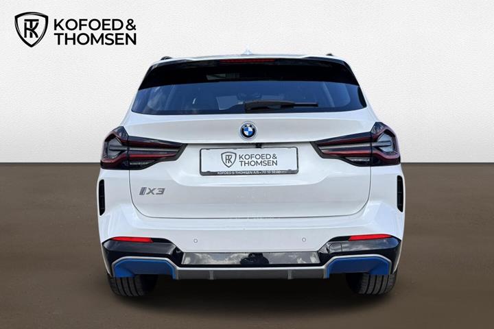 Hvid BMW iX3 fra 2022