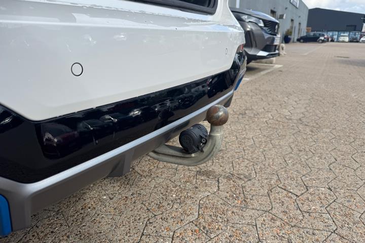 Hvid BMW iX3 fra 2022