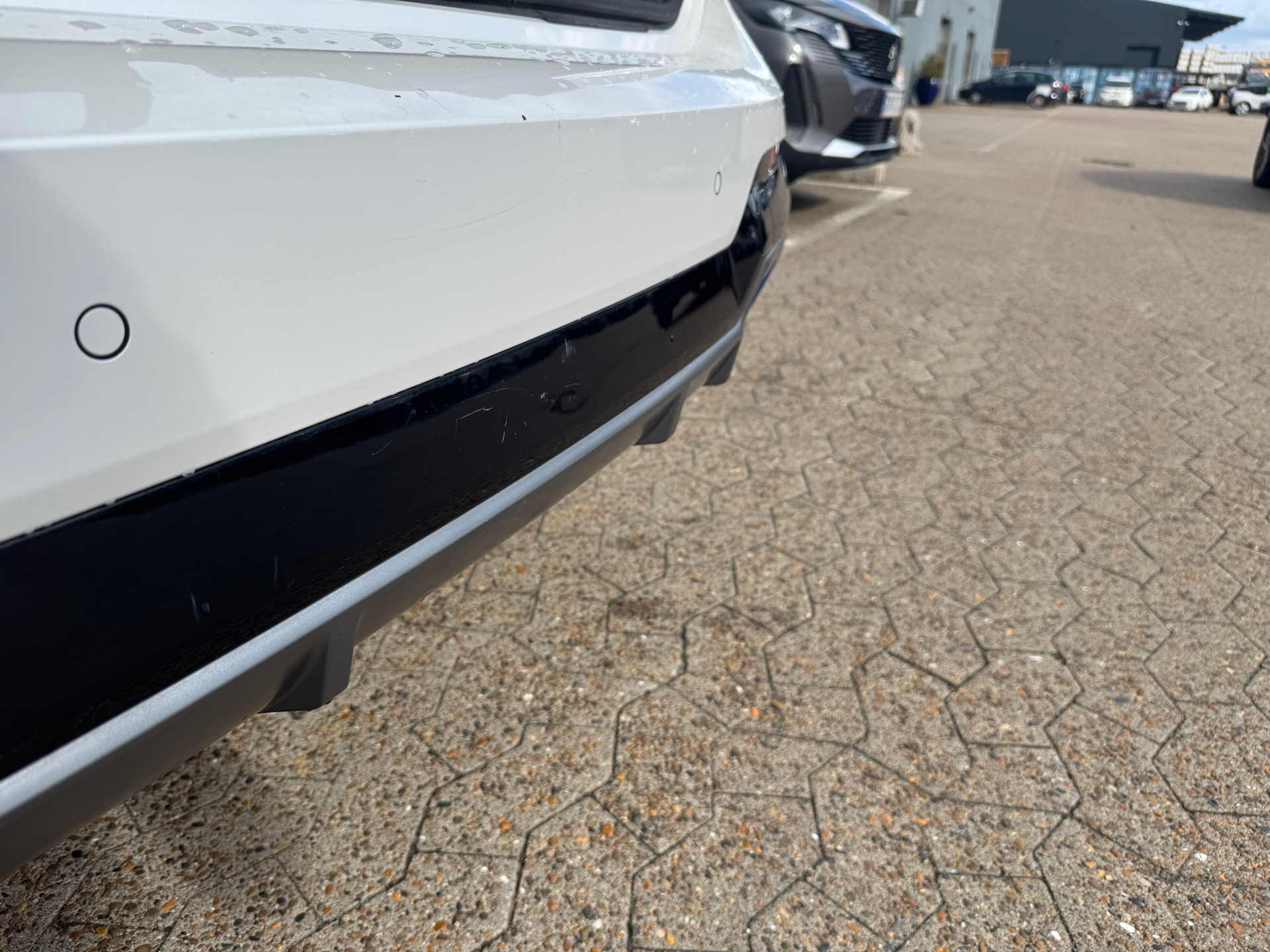 Hvid BMW iX3 fra 2022