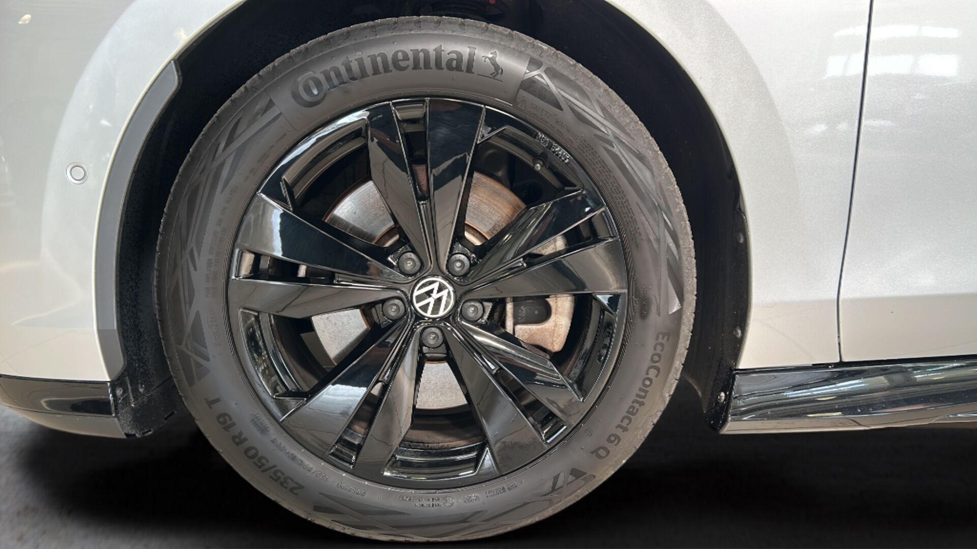 Grå VW ID.7 fra 2025