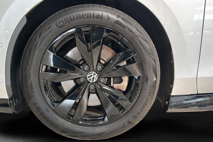 Grå VW ID.7 fra 2025