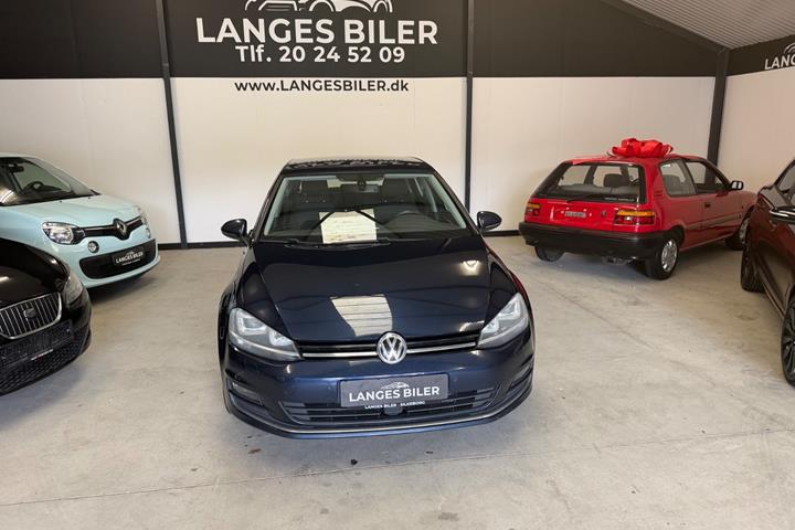 Blå VW Golf VII fra 2013