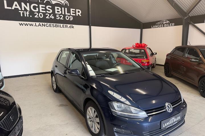 Blå VW Golf VII fra 2013