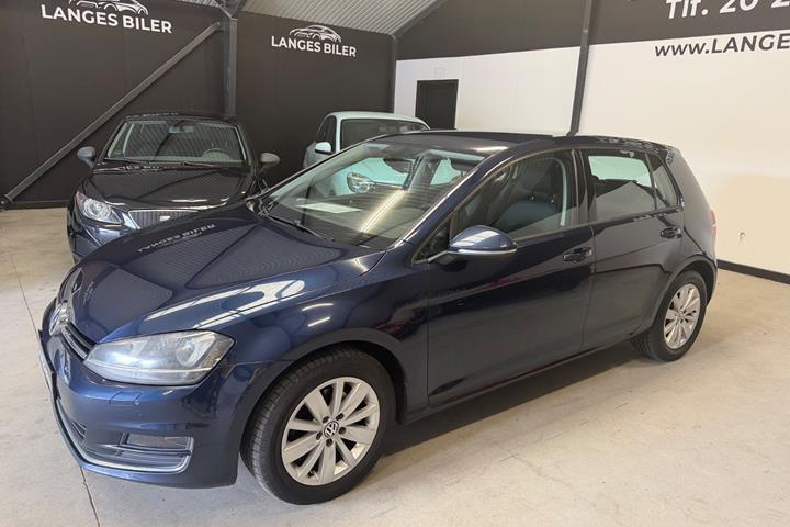 Blå VW Golf VII fra 2013