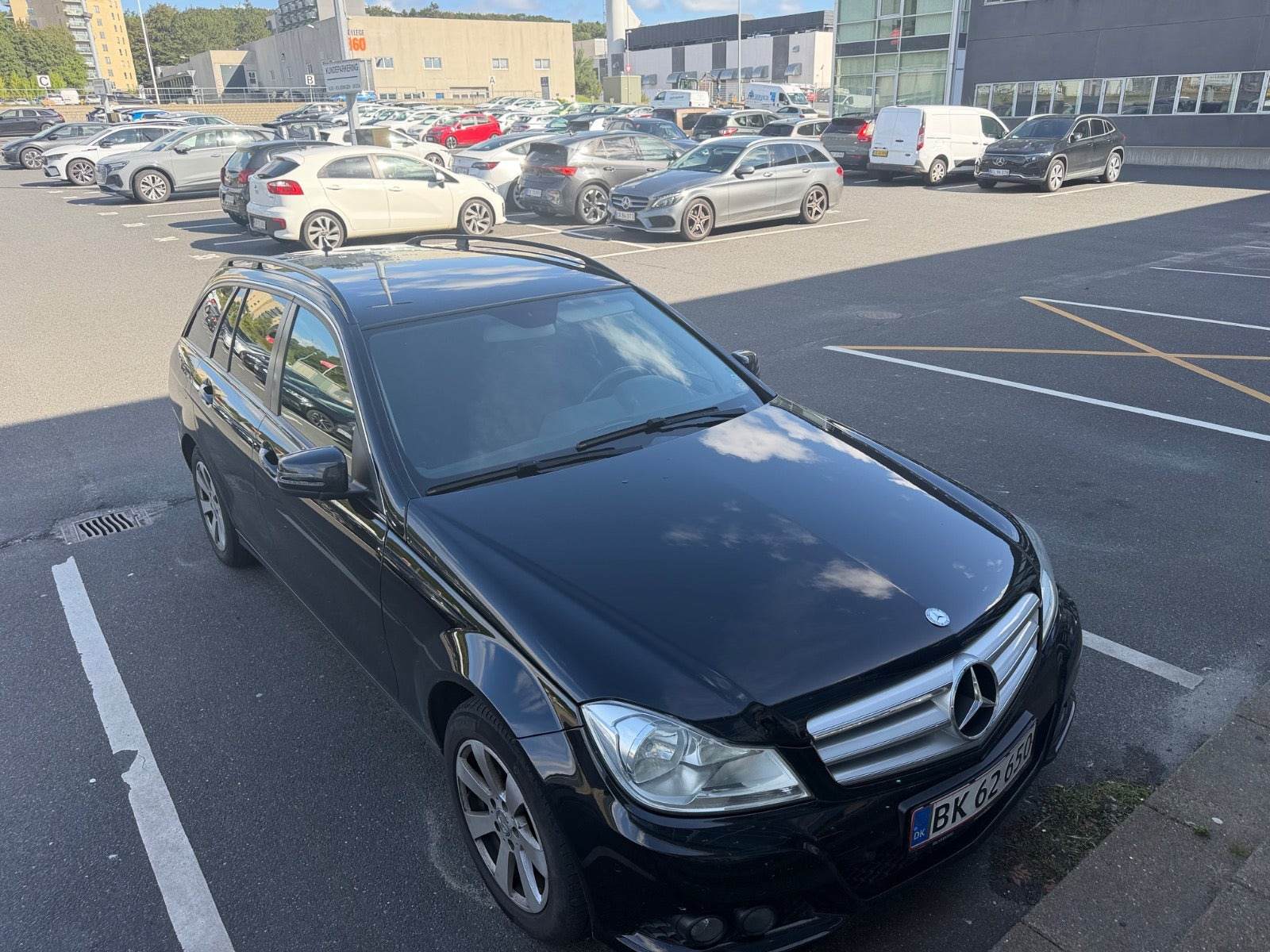 Sort Mercedes C200 fra 2013