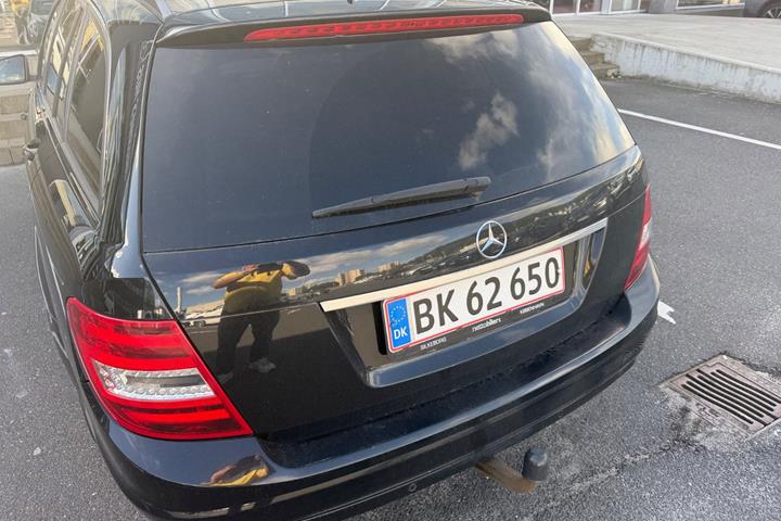 Sort Mercedes C200 fra 2013