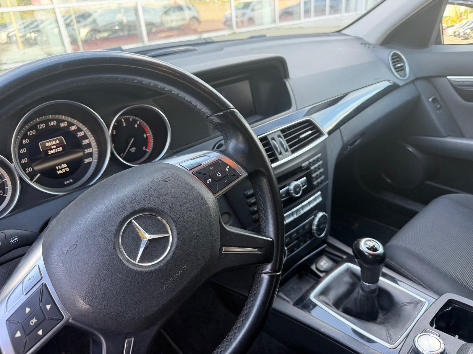 Sort Mercedes C200 fra 2013