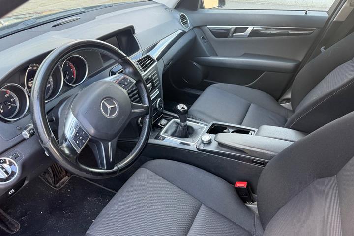 Sort Mercedes C200 fra 2013