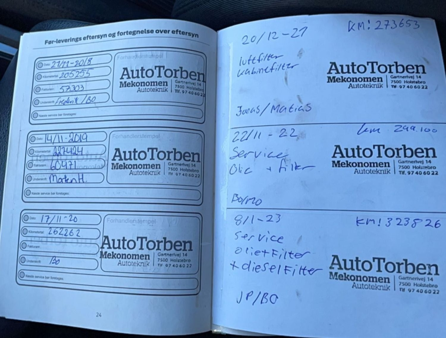 Grå Ford Mondeo fra 2013