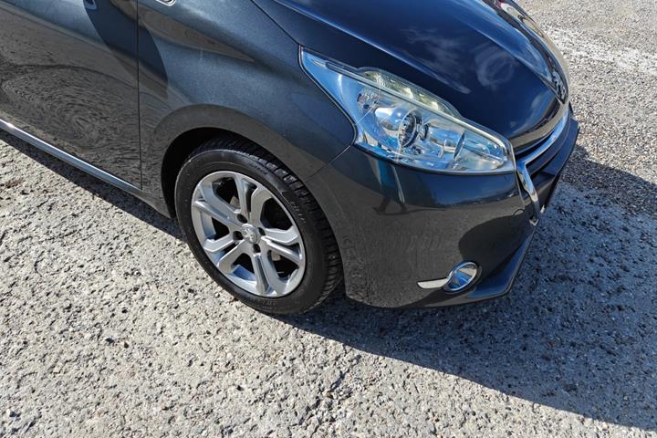 undefined Peugeot 208 fra 2014