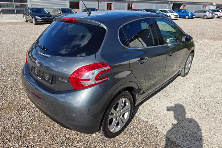 undefined Peugeot 208 fra 2014