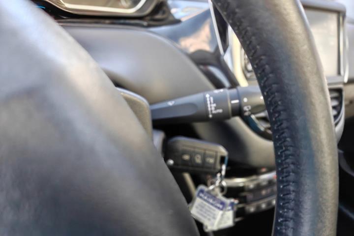 undefined Peugeot 208 fra 2014