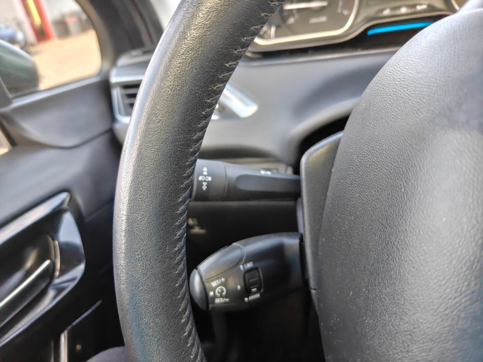 undefined Peugeot 208 fra 2014