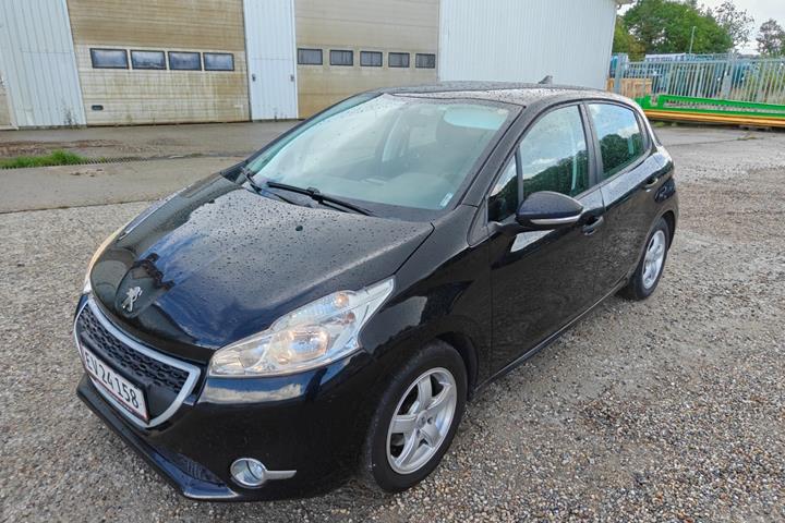 Gul Peugeot 208 fra 2014