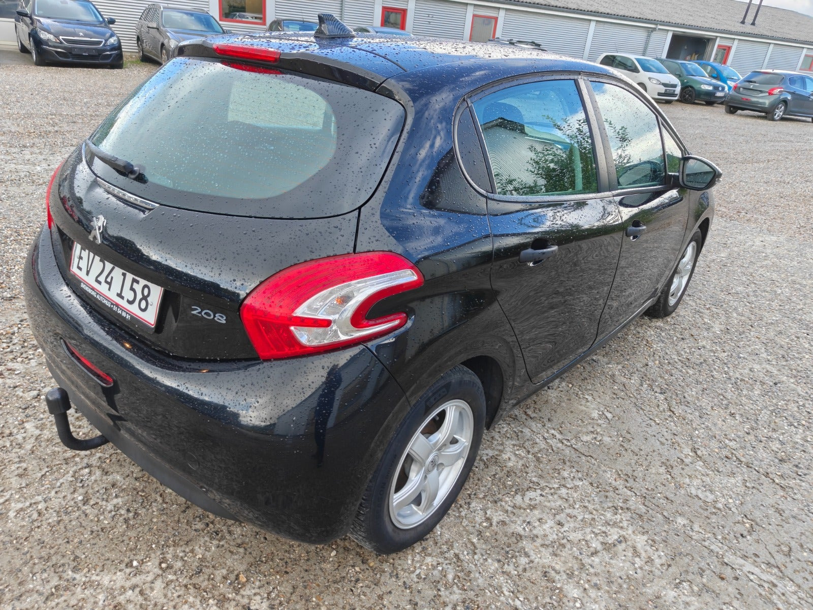 Gul Peugeot 208 fra 2014