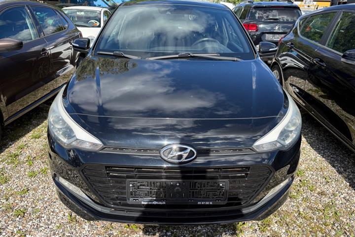 Sort Hyundai i20 fra 2016