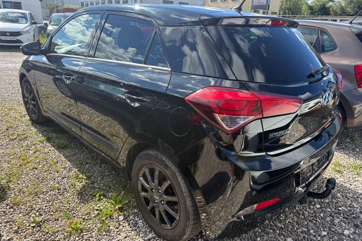 Sort Hyundai i20 fra 2016