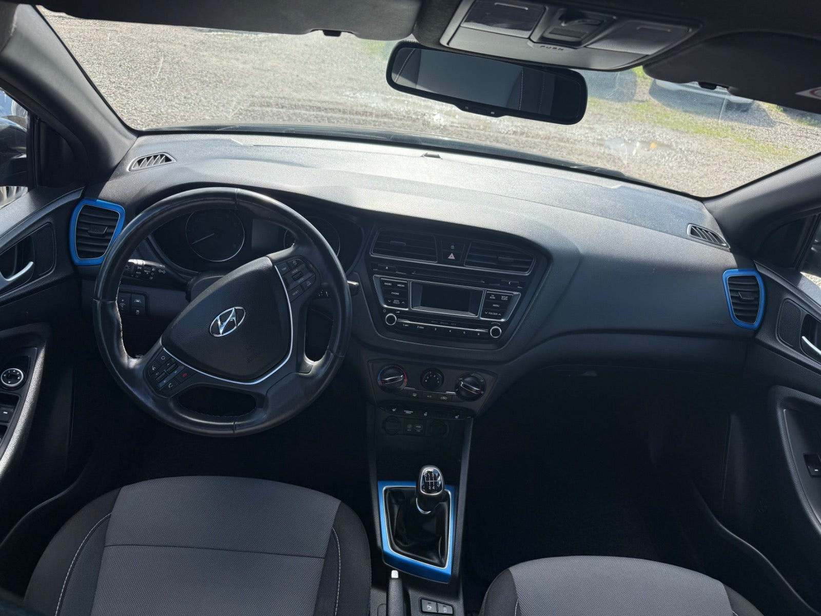 Sort Hyundai i20 fra 2016