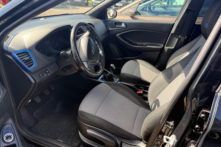 Sort Hyundai i20 fra 2016