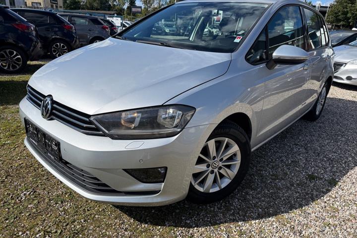 Grå VW Golf Sportsvan fra 2015