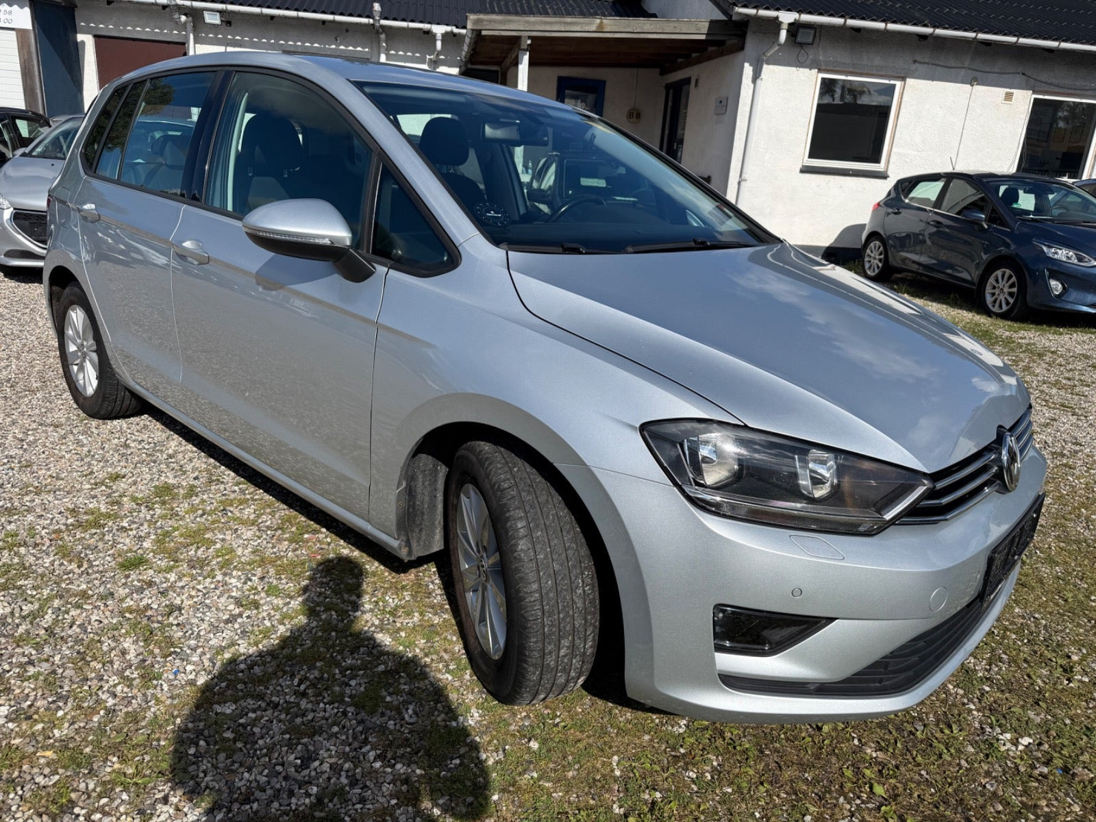 Grå VW Golf Sportsvan fra 2015