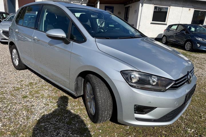 Grå VW Golf Sportsvan fra 2015
