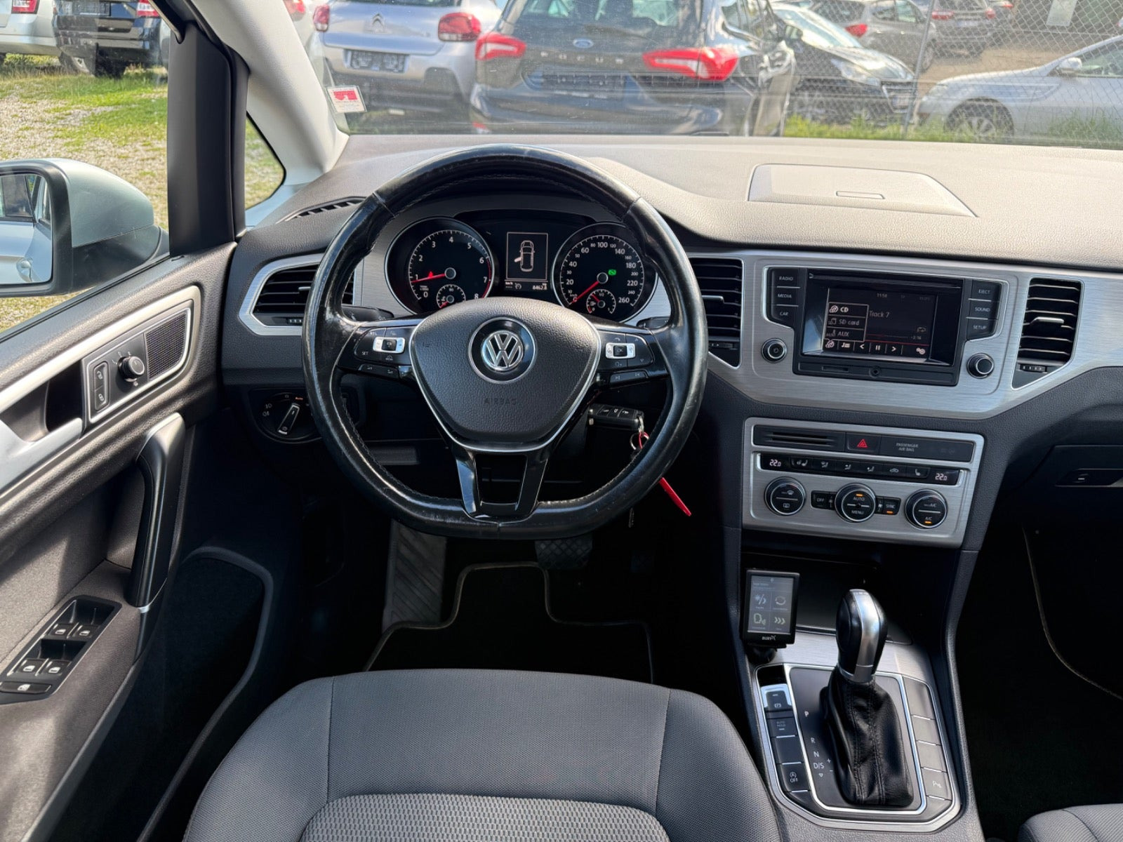 Grå VW Golf Sportsvan fra 2015