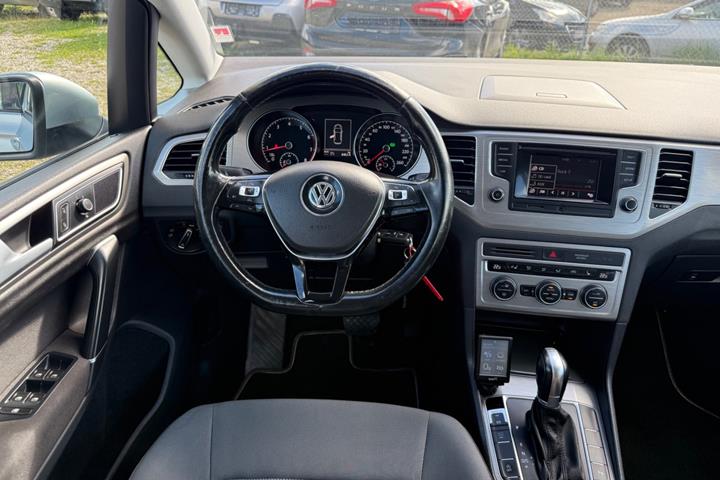 Grå VW Golf Sportsvan fra 2015