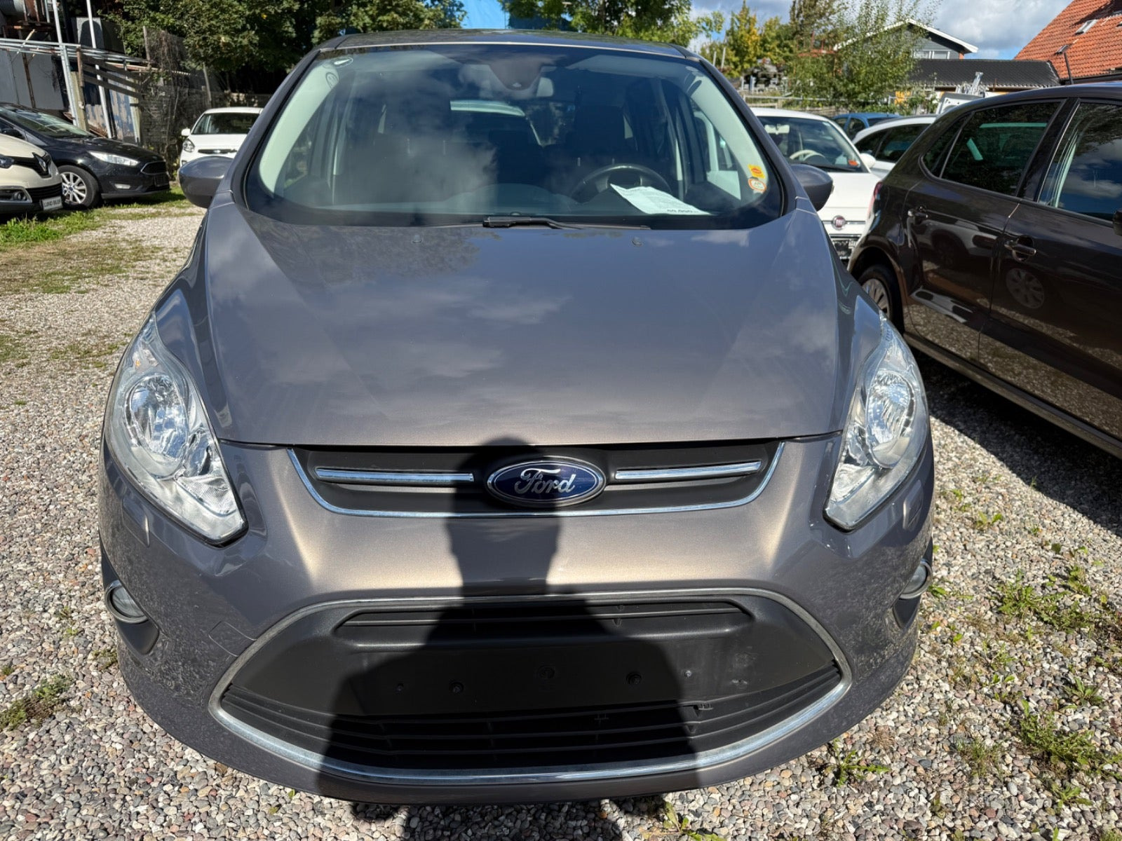 Beige Ford C-MAX fra 2013