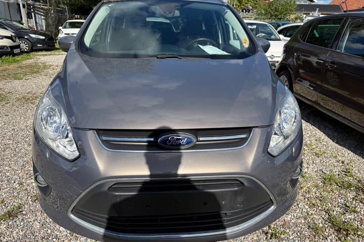 Beige Ford C-MAX fra 2013