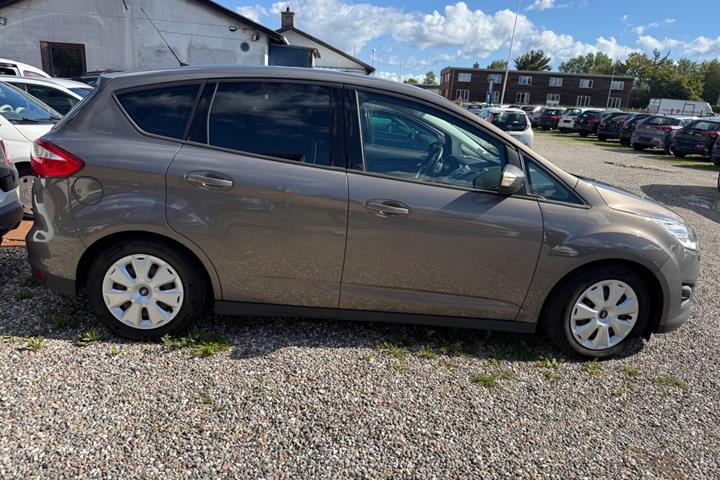 Beige Ford C-MAX fra 2013