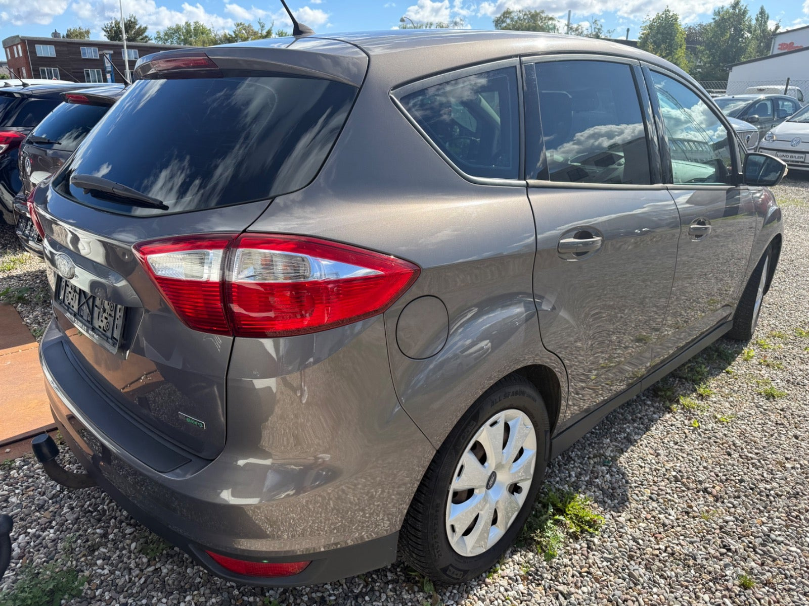 Beige Ford C-MAX fra 2013