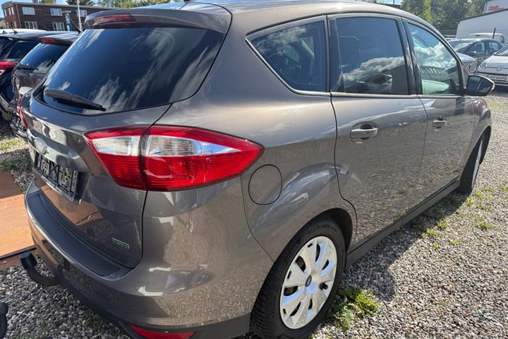 Beige Ford C-MAX fra 2013