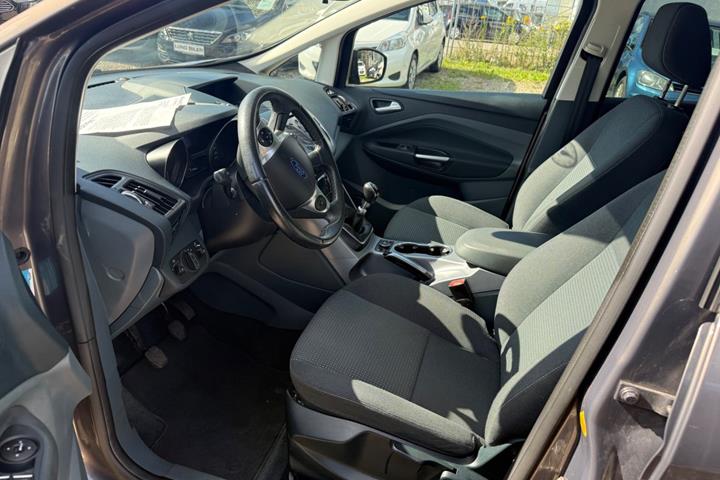 Beige Ford C-MAX fra 2013