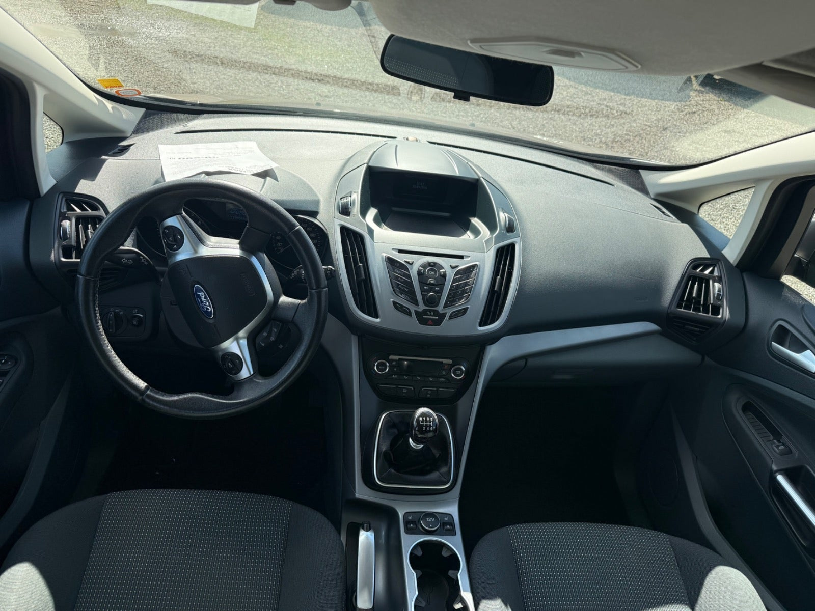Beige Ford C-MAX fra 2013