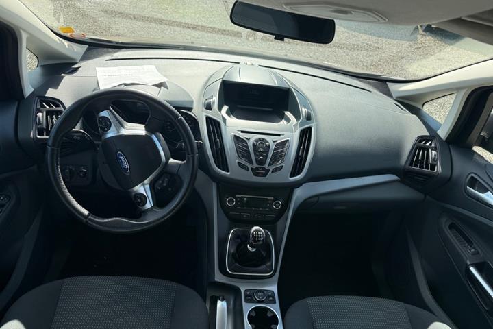 Beige Ford C-MAX fra 2013