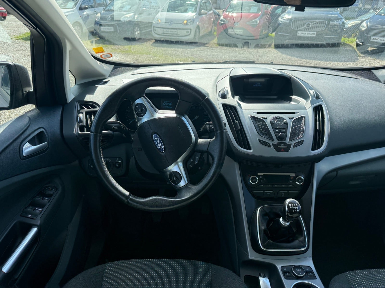 Beige Ford C-MAX fra 2013