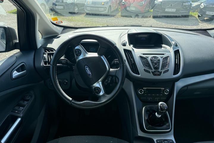 Beige Ford C-MAX fra 2013