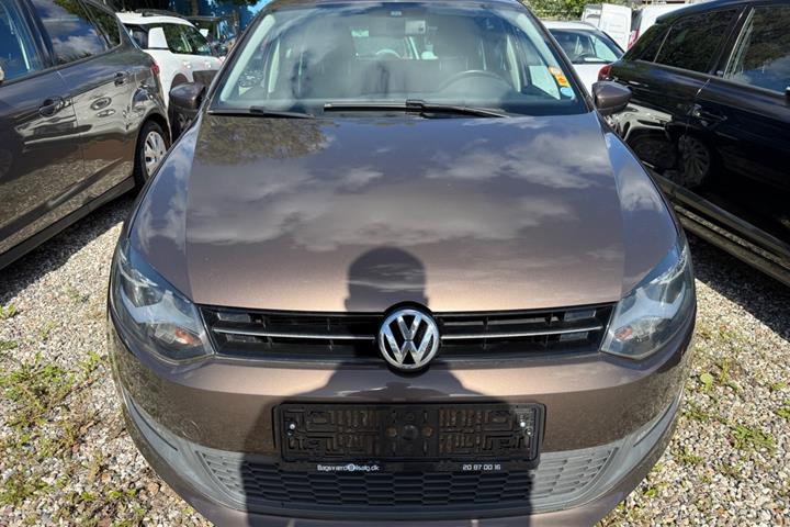 Brun VW Polo fra 2013