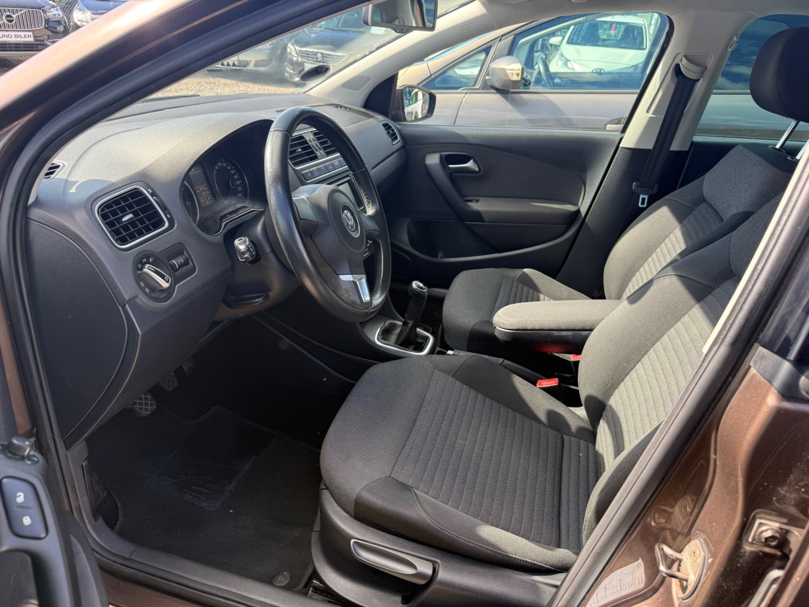 Brun VW Polo fra 2013