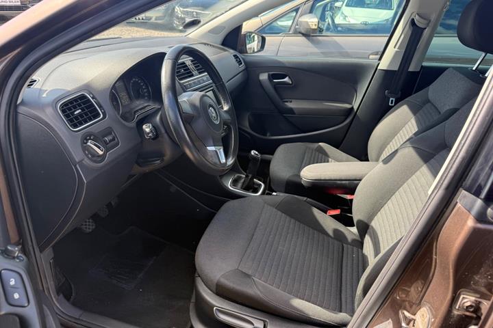 Brun VW Polo fra 2013