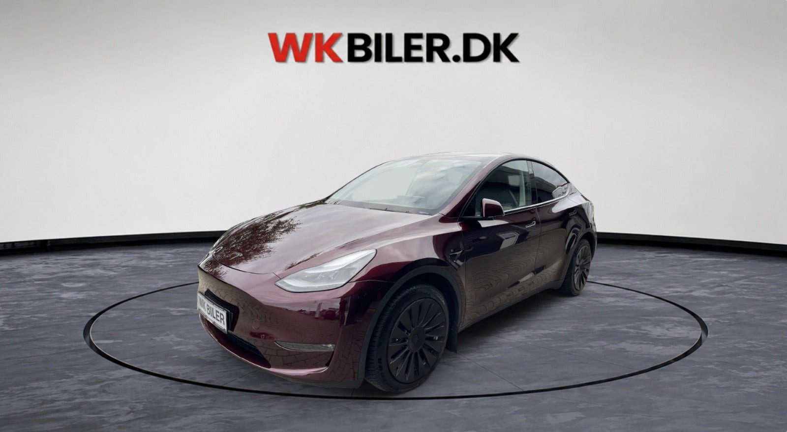 Rød Tesla Model Y fra 2024