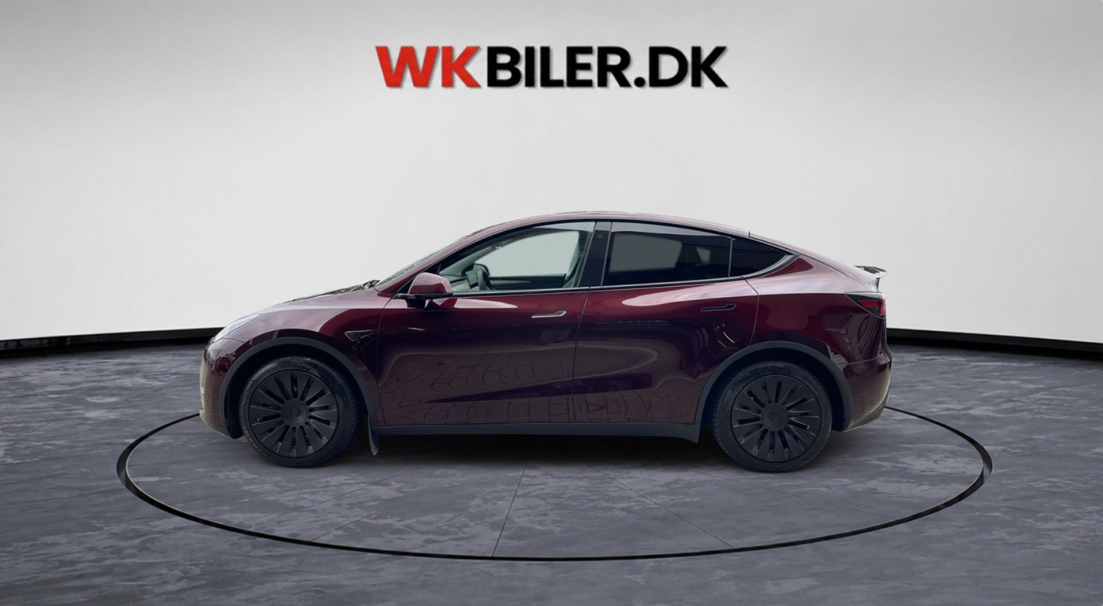 Rød Tesla Model Y fra 2024